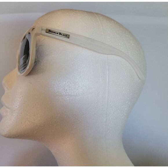 New! Buckle Black polarized sunglasses - Picture 3 of 5